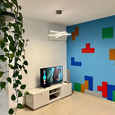 Fat Cow 103 * Larnaca